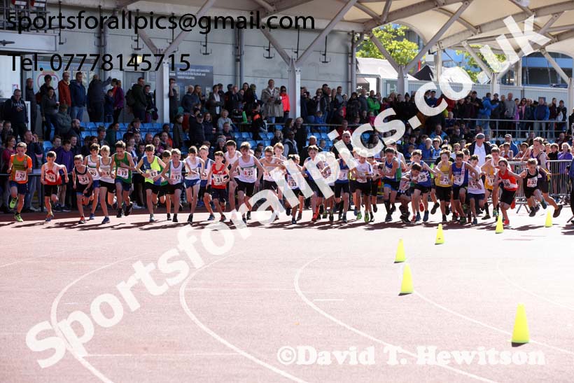 Boys under-13s  Northern 3 Stage Road Relay, SportsCity, Manchester. Photo: David T. Hewitson/Sports for All Pics